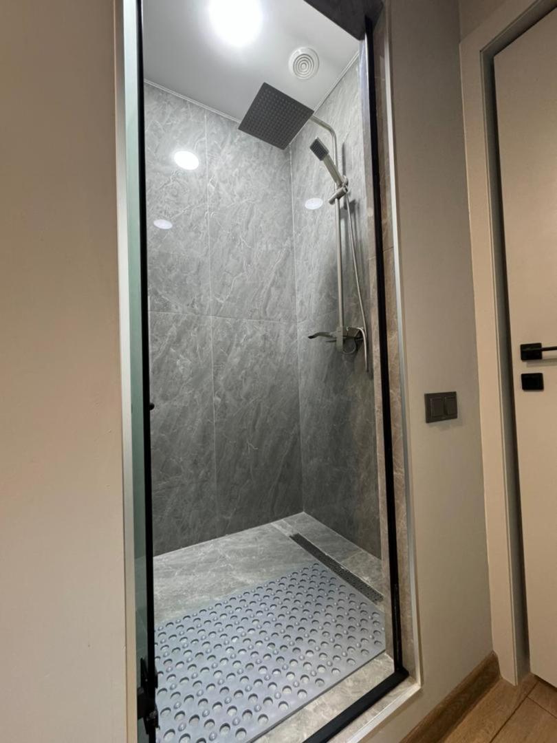 בישקק Cozy Hostel מראה חיצוני תמונה